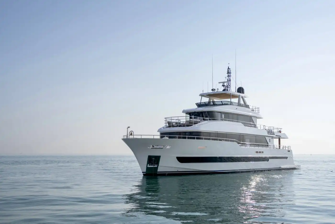 Gulf Craft Nomad-101_4_Profile-1_Anchor-Down